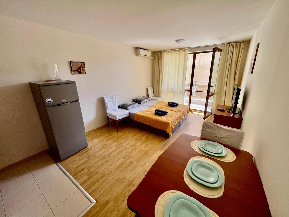 Alexandr Apartments Vigo เนเซบาร์ ภายนอก รูปภาพ