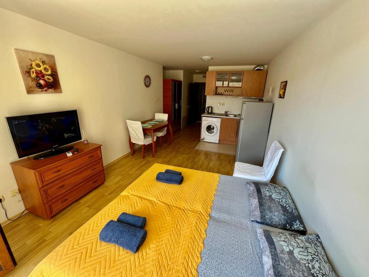 Alexandr Apartments Vigo เนเซบาร์ ภายนอก รูปภาพ