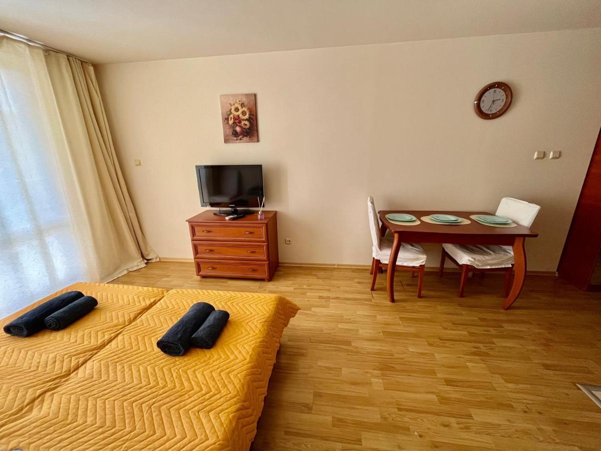 Alexandr Apartments Vigo เนเซบาร์ ภายนอก รูปภาพ
