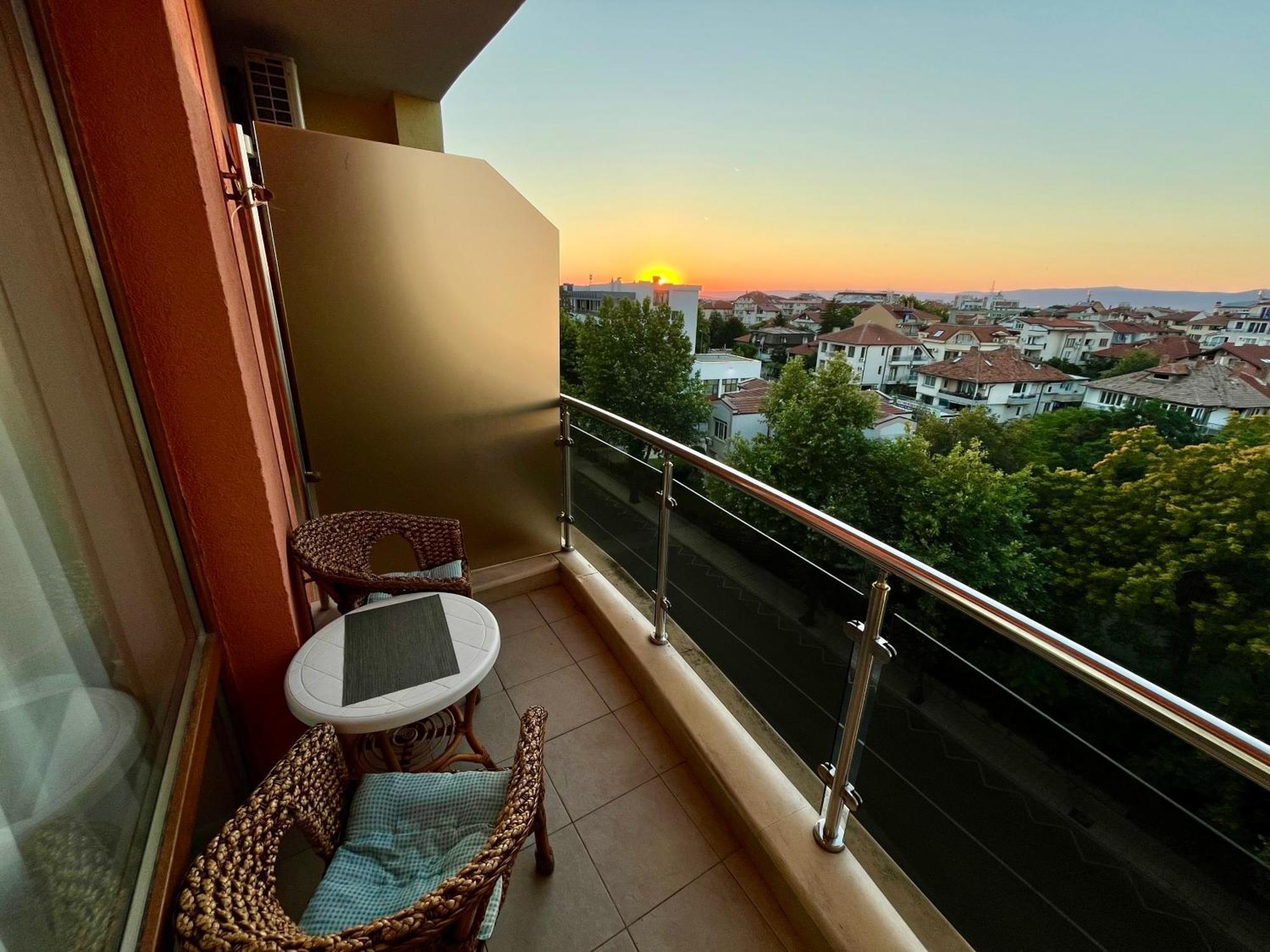 Alexandr Apartments Vigo เนเซบาร์ ภายนอก รูปภาพ