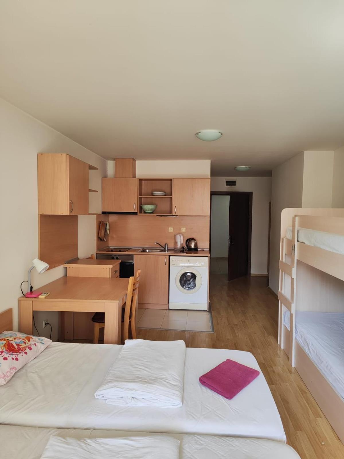 Alexandr Apartments Vigo เนเซบาร์ ภายนอก รูปภาพ